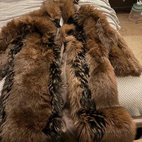 AKIRA TELLURIDE FAUX FUR IN BROWN Size L/XLL/XL - Picture 2 of 6